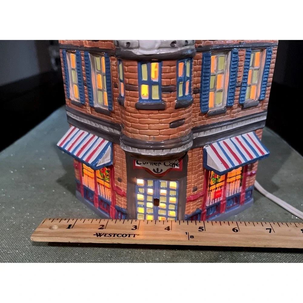 DEPT 56 Snow Village CORNER CAFE #5124-1 w/ Light~Retired